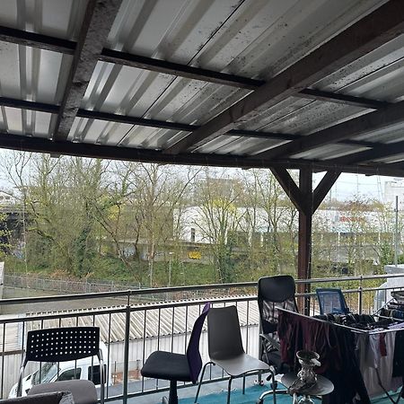 Schoenes Zimmer In Bahnhofsnaehe In Einer Wohnung Mit Grosser Terrasse Gießen Extérieur photo