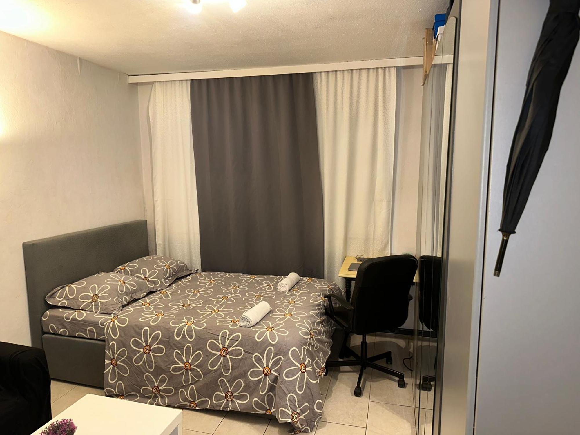 Schoenes Zimmer In Bahnhofsnaehe In Einer Wohnung Mit Grosser Terrasse Gießen Extérieur photo